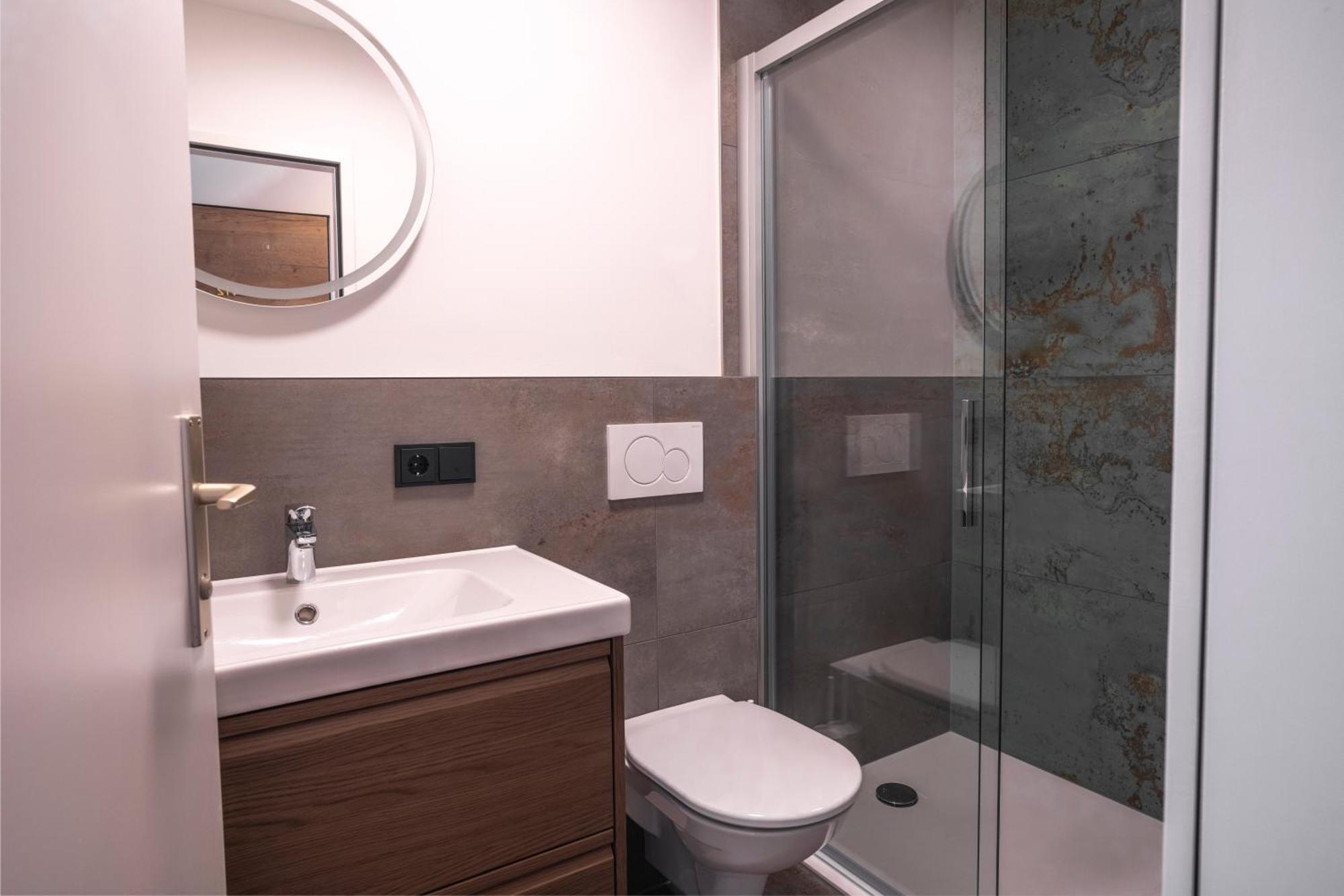 Suite Apartment Modern Getaway - Neu Renoviert - Strobl Am Wolfgangsee ภายนอก รูปภาพ